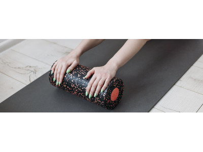 Массажные ролики: 5 полезных свойств