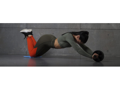 Ролик для пресса: 3 лучших упражнения