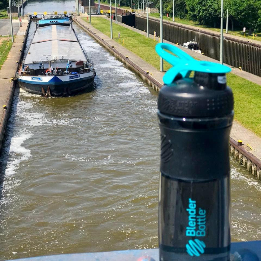 Шейкер спортивний (пляшка) BlenderBottle SportMixer Flip 20oz/590ml Black/Teal
