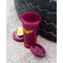 Шейкер спортивный SmartShake Lite 800мл DC Wonderwoman Шейкер спортивный SmartShake Lite 800мл DC Wonderwoman