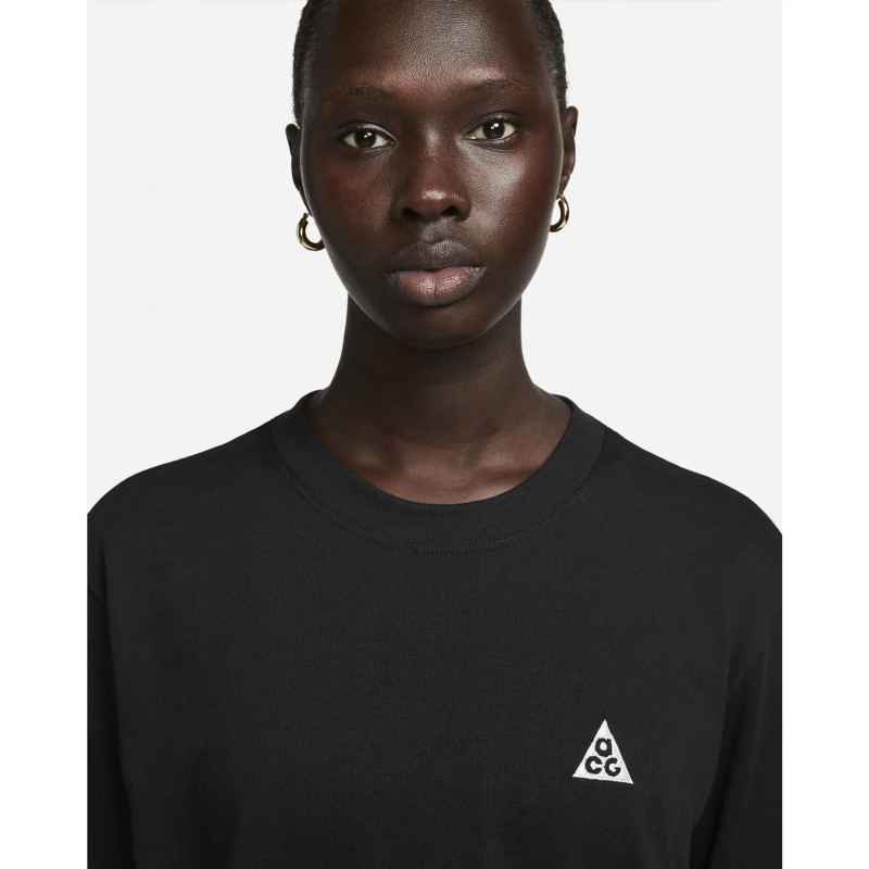 Футболка жіноча Nike Short-Sleeve T-Shirt (DJ3646-011)