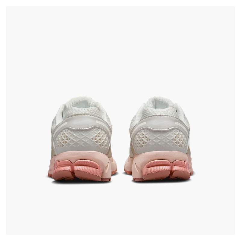 Кросівки жіночі Nike Wmns Zoom Vomero 5 (FJ2028-002)