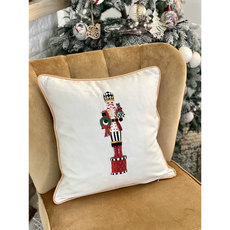 Наволочка одностороння з вишивкою NUTCRACKER01