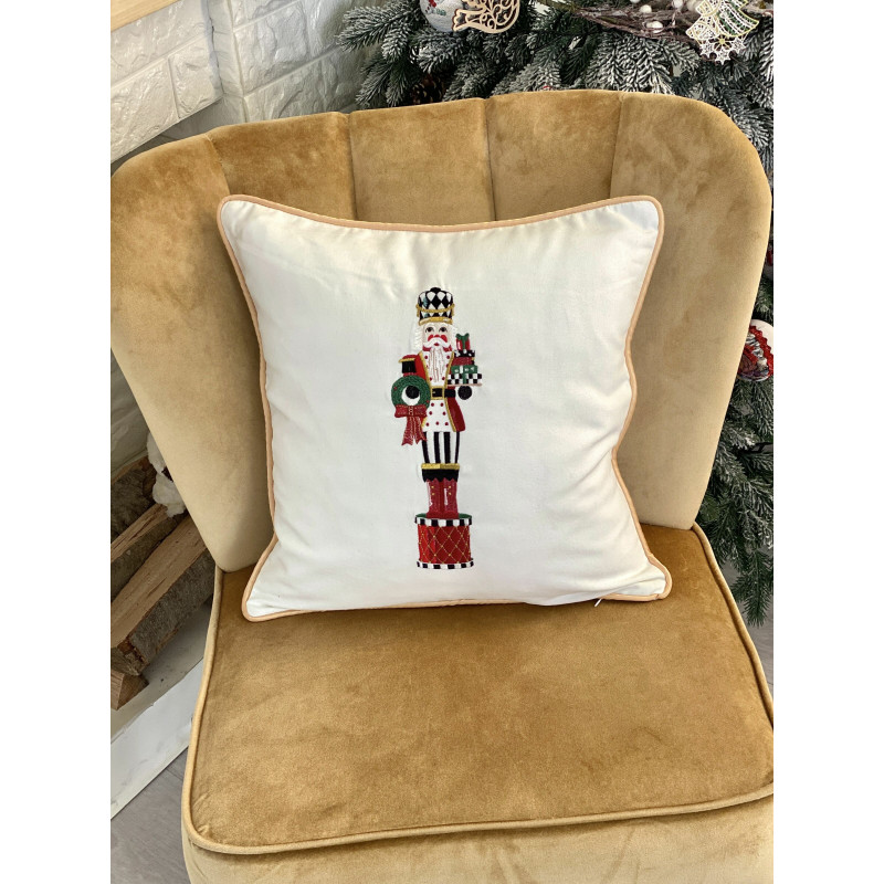Наволочка одностороння з вишивкою NUTCRACKER01