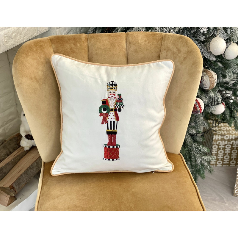 Наволочка одностороння з вишивкою NUTCRACKER01
