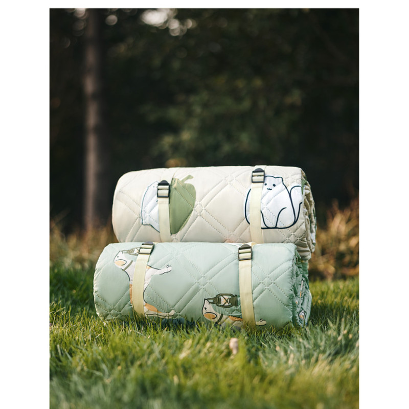 Килимок для пікніка водостійкий Naturehike CNK2350WS010, 210x240 см, бежевий з принтом