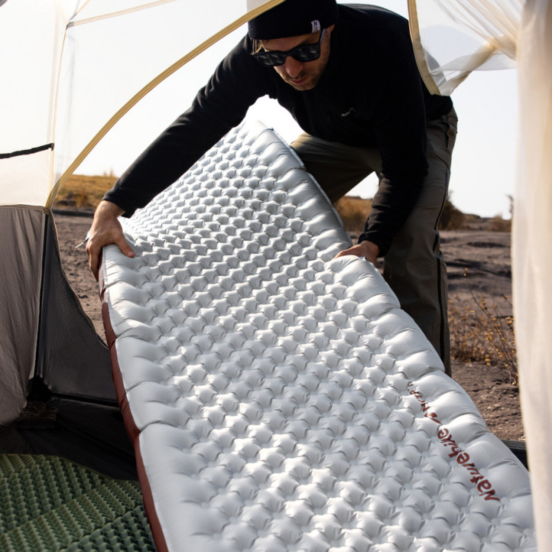 Матрац туристичний надувний одномісний ультралегкий Naturehike Tuye R5.8 CNK2650WS031, 183 × 64 х 9 см, сріблястий