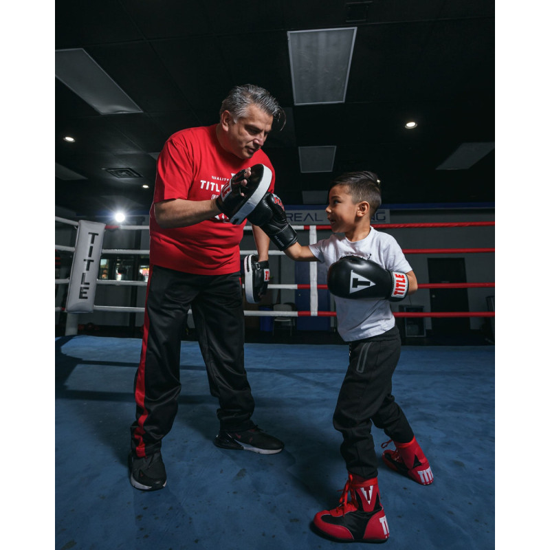 Боксерські рукавиці TITLE Classic Black Max Black 16 oz