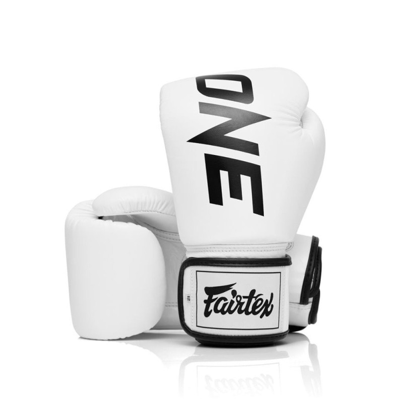 Боксерські рукавиці Fairtex BGV1-ONE (натуральна шкіра) White 14 унцій (бинти в комплекті)