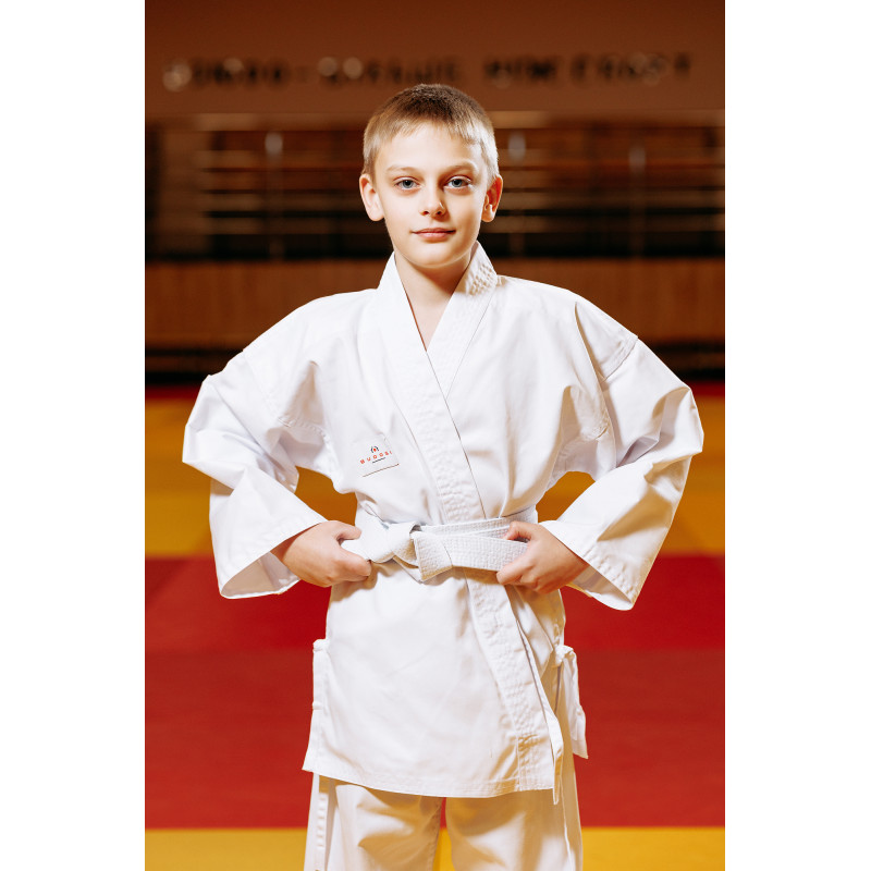 Біле дитяче кімоно для хлопчиків, карате, TM BUDOGI, зріст 110 см, щільність 240 гр/м.кв.