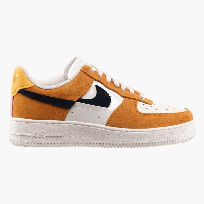 Кросівки жіночі Nike Air Force 1 Lxx (DQ0858-100)