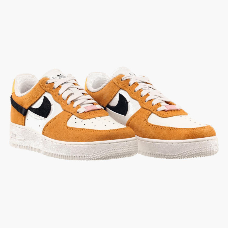 Кросівки жіночі Nike Air Force 1 Lxx (DQ0858-100)