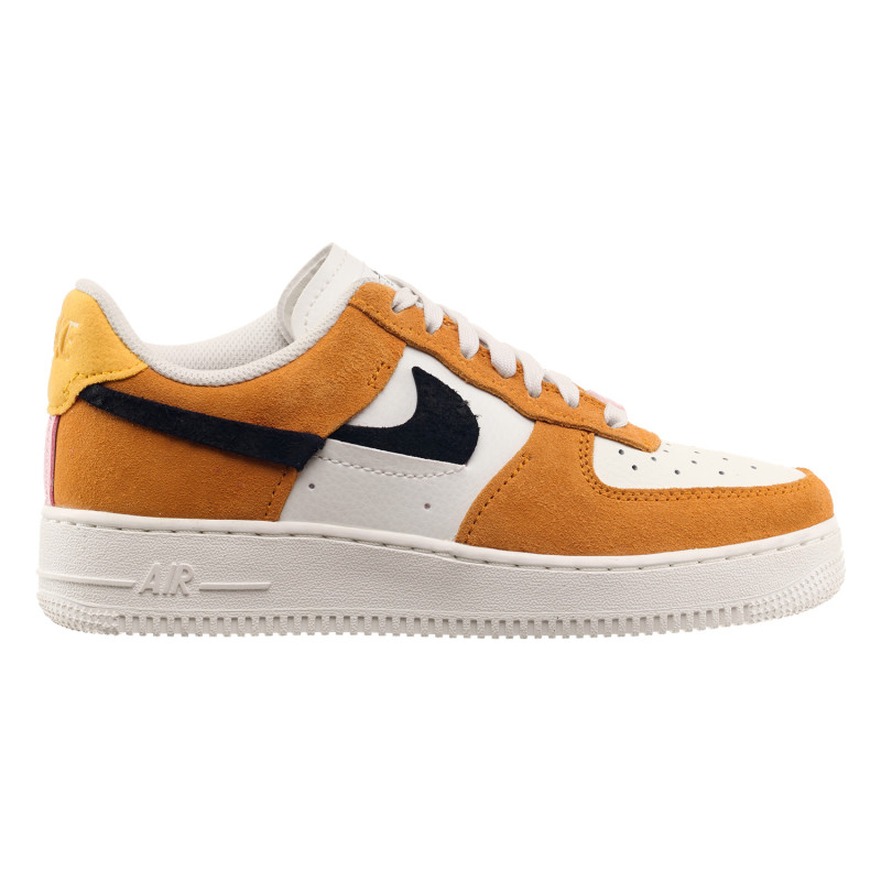 Кросівки жіночі Nike Air Force 1 Lxx (DQ0858-100)