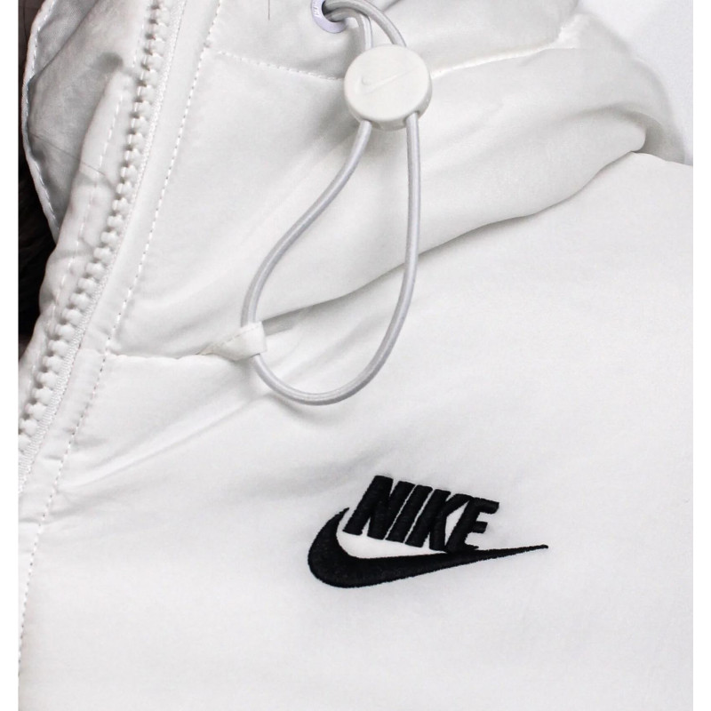 Куртка жіноча Nike Sportswear Classic Puffer Therma-Fit Loose Hooded Jacket (FB7672-100)