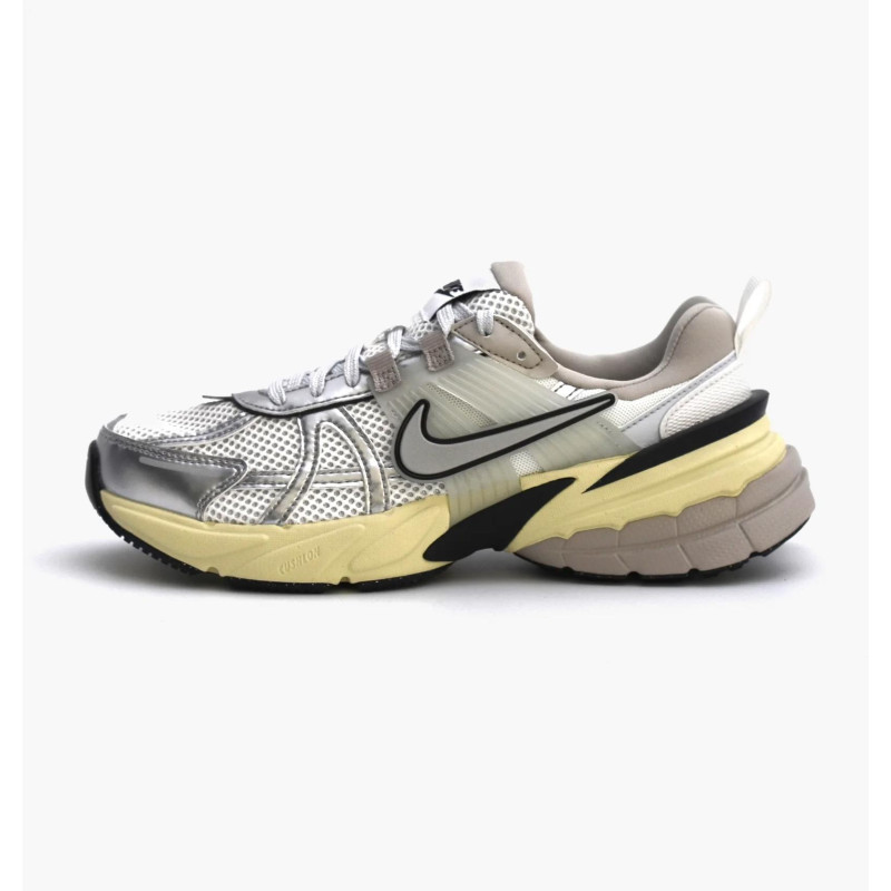 Кросівки жіночі Nike Wmns V2k Run (FD0736-100)