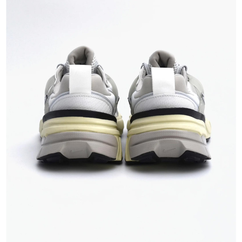 Кросівки жіночі Nike Wmns V2k Run (FD0736-100)
