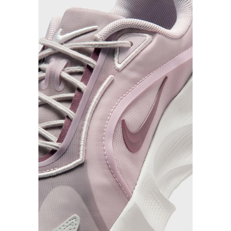 Кросівки жіночі Nike Wmns Aura Edge (HQ7025-001)
