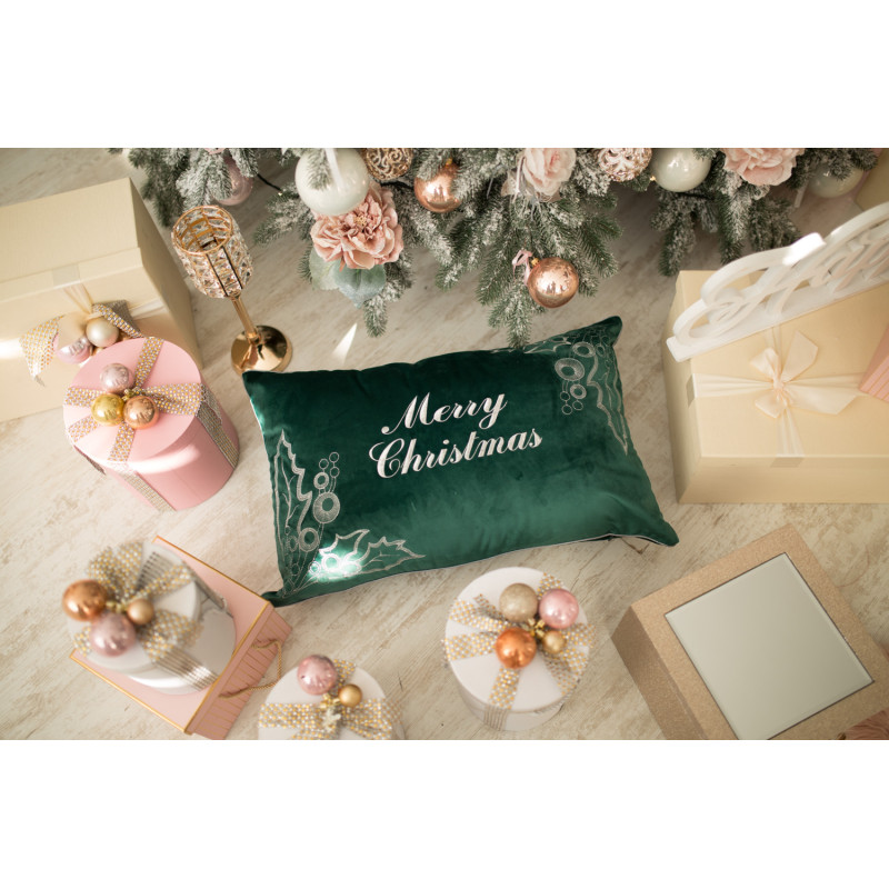 Наволочка новорічна оксамитова вишивана NOV01S "Merry Christmas"