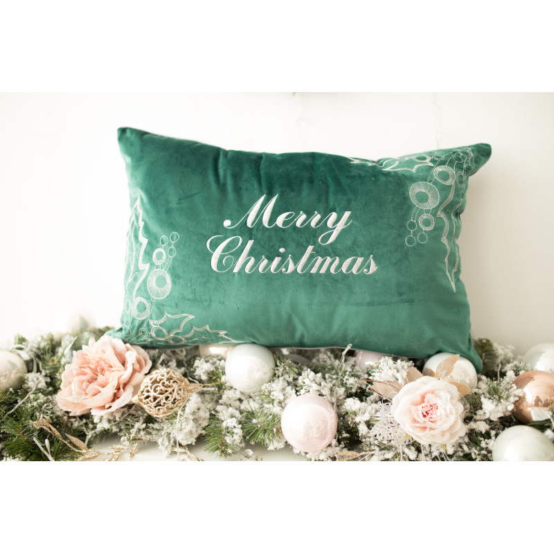 Наволочка новорічна оксамитова вишивана NOV01S "Merry Christmas"