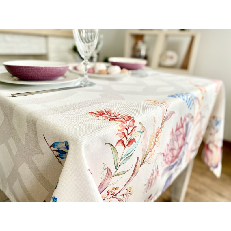 Скатертина з водовідштовхуючим покриттям MANTEL FEME