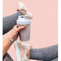 Шейкер спортивний BlenderBottle Classic Loop 20oz/590ml White Шейкер спортивний BlenderBottle Classic Loop 20oz/590ml White