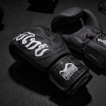 Боксерські рукавиці Phantom Muay Thai Black 16 унцій (бинти в подарунок)