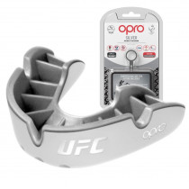 Капа OPRO Silver UFC дитяча (вік до 10) White/Silver (ufc.102515003) Капа OPRO Silver UFC дитяча (вік до 10) White/Silver (ufc.102515003)