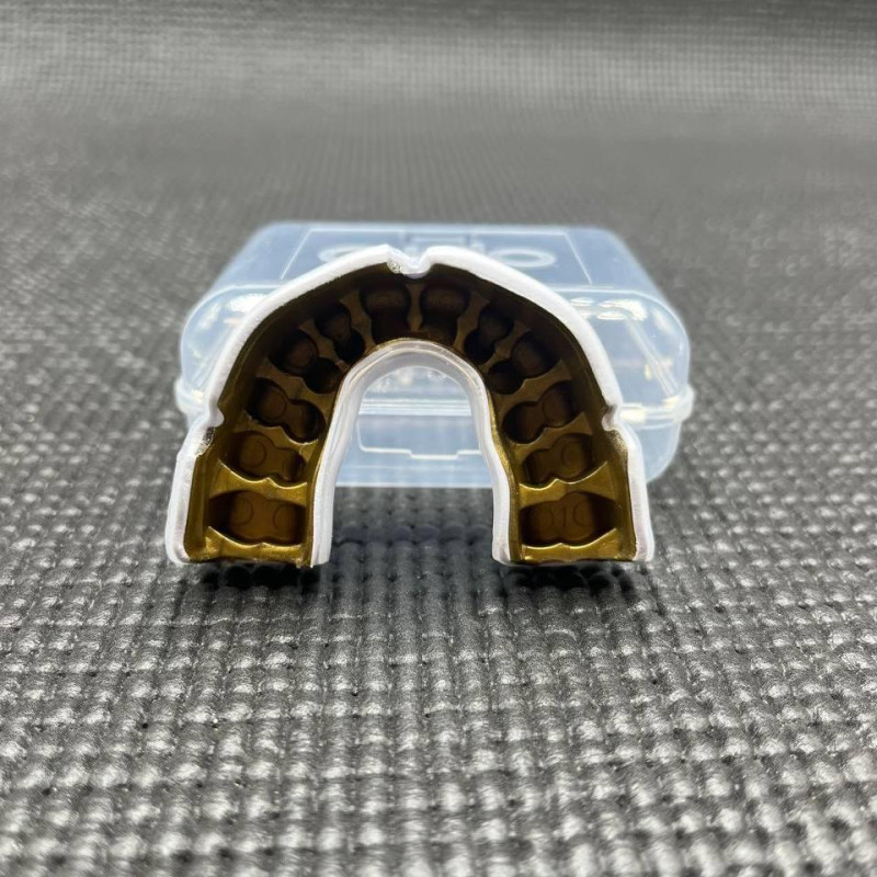 Капа OPRO Instant доросла (вік 11+) White/Gold (art.102520006)