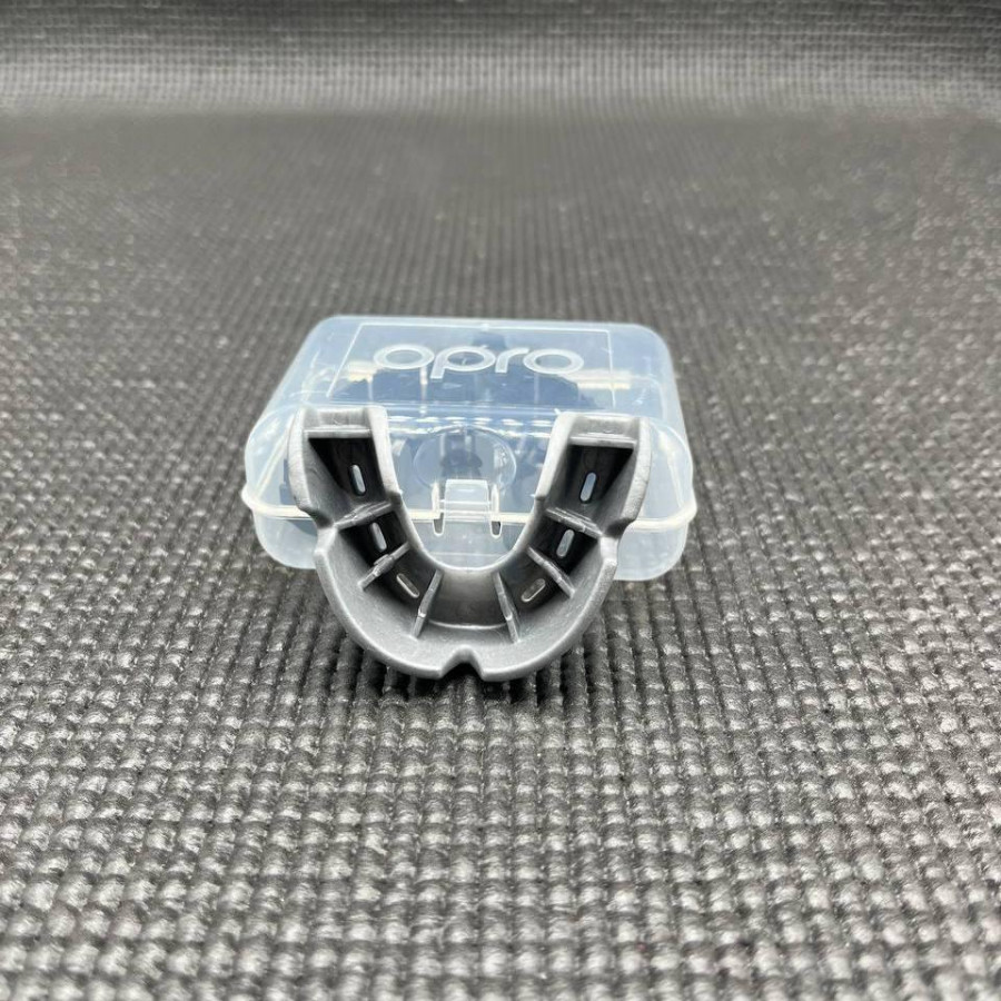 Капа OPRO Silver UFC дитяча (вік до 10) White/Silver (ufc.102515003)