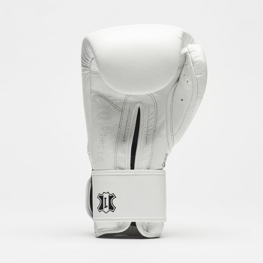Боксерські рукавиці Leone GN111 THE GREATEST White 12 унцій (бинти 4 м. в комплекті)