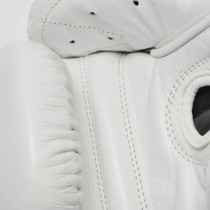Боксерські рукавиці Leone GN111 THE GREATEST White 12 унцій (бинти 4 м. в комплекті) Боксерські рукавиці Leone GN111 THE GREATEST White 12 унцій (бинти 4 м. в комплекті)