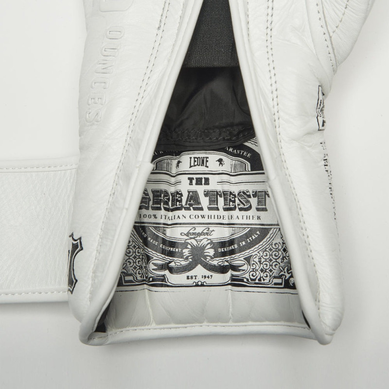 Боксерские перчатки Leone GN111 THE GREATEST White (бинты 4 м. в комплекте), 12 унций, 100% коровья кожа, Белый