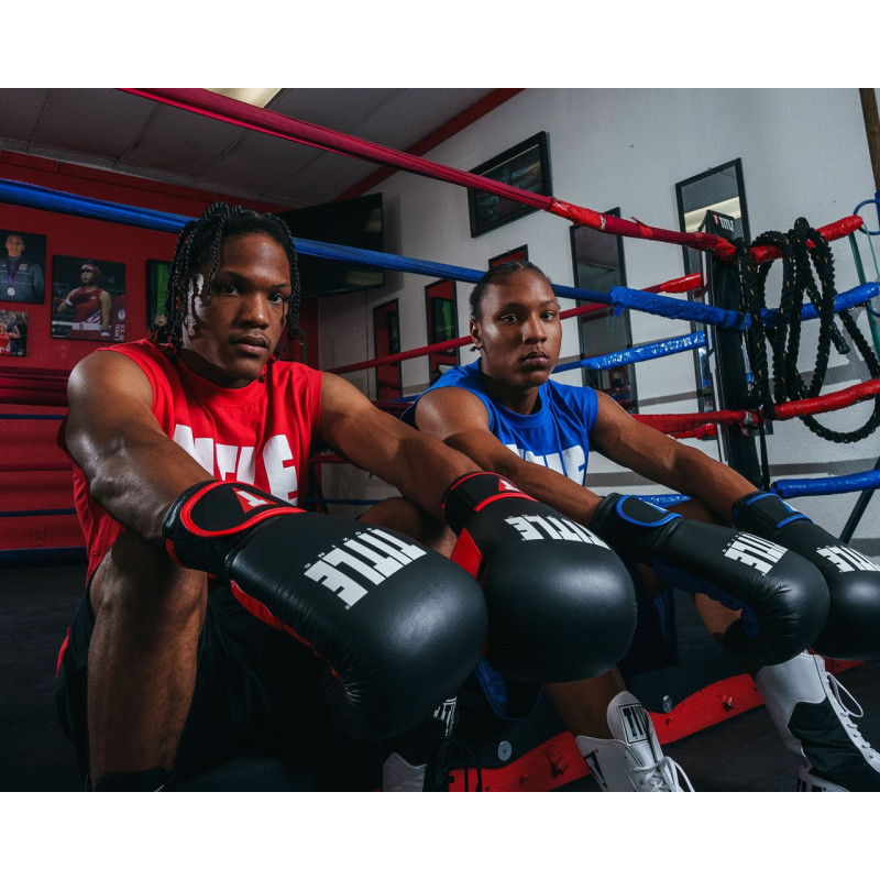 Боксерські рукавиці TITLE Boxing Dynamic Strike Black/Red 12 oz