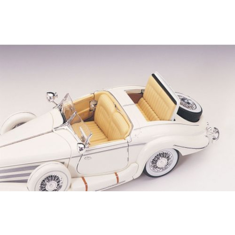 Автомодель в масштабі 1:18 Mercedes-Benz 500 K Typ Specialroadster (1936) Macharadga білий