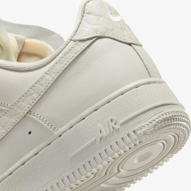 Кросівки жіночі Nike Air Force 1 Lo Prm (DN5463-001)