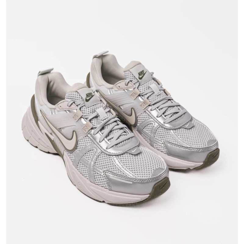 Кросівки жіночі Nike V2k Run (FD0736-006)