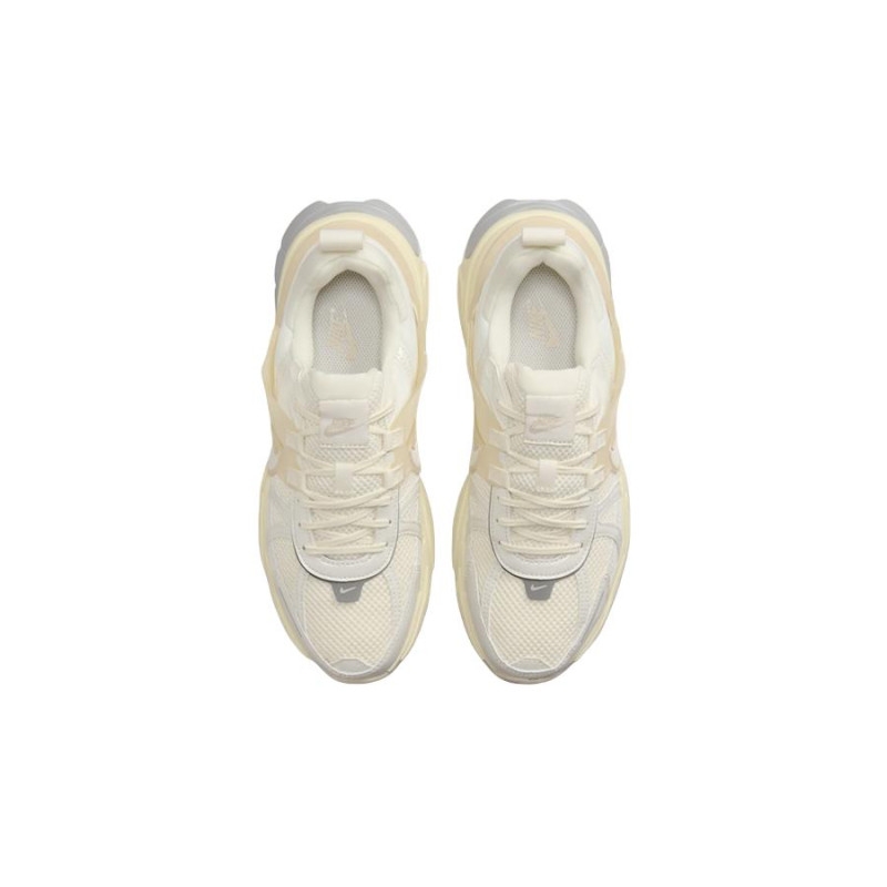Кросівки жіночі Nike V2k Run "Pale Ivory" (HQ1512-110)