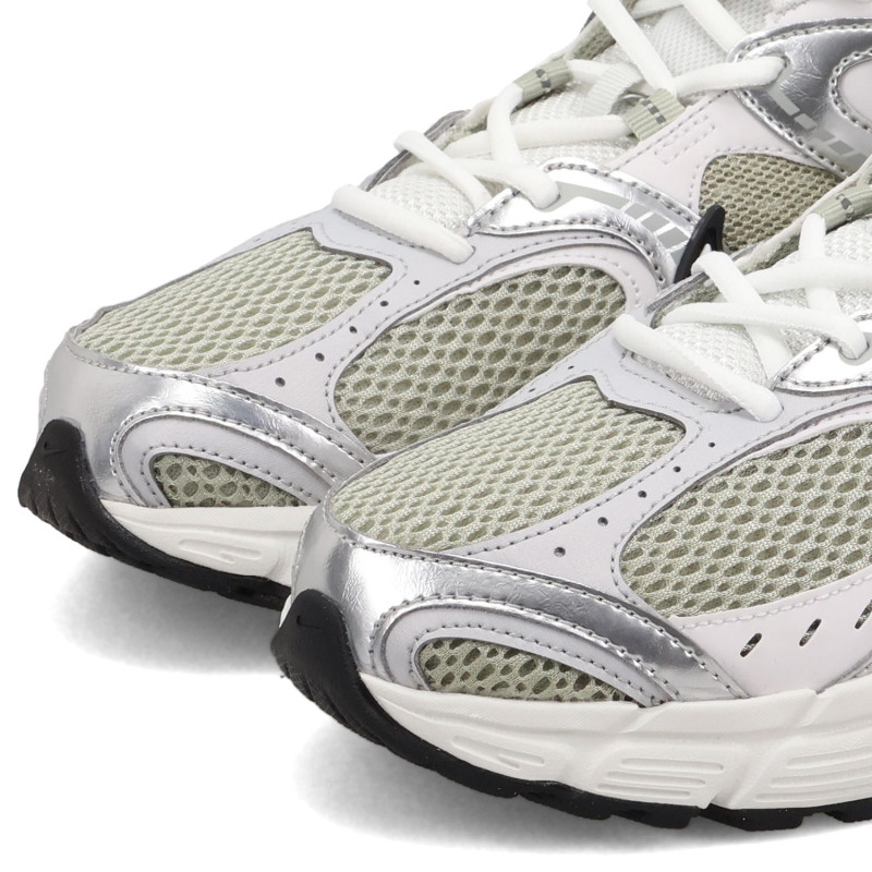 Кросівки жіночі Nike W V5 Rnr (HQ7901-301)