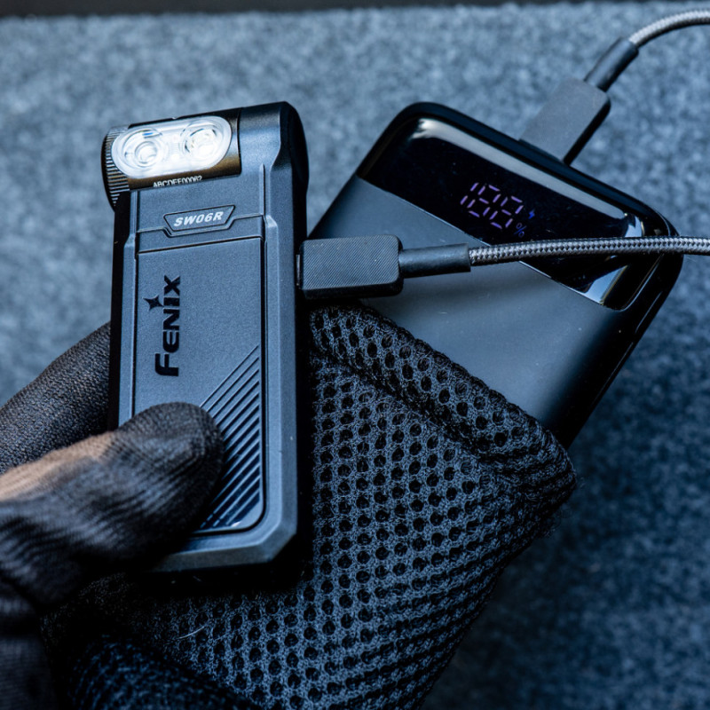 Ліхтар ручний Fenix SW06R, чорний