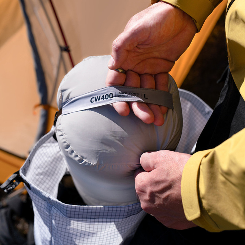 Спальник з натуральним пухом Naturehike CW400 NH18C400-D, p-р M, жовто-сірий