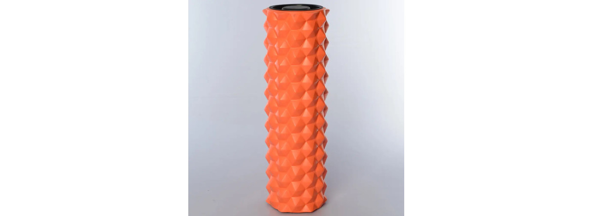 Массажный ролик (валик) EasyFit Triangle, длина 45 см, диаметр 12 см, черный, каркас из высокопрочного пластика, EVA-пена с массажной поверхностью 3D, для МФР, фитнеса, йоги и реабилитации
