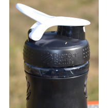 Шейкер спортивний (пляшка) BlenderBottle SportMixer Flip 20oz/590ml Black/White Шейкер спортивний (пляшка) BlenderBottle SportMixer Flip 20oz/590ml Black/White