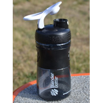 Шейкер спортивний (пляшка) BlenderBottle SportMixer Flip 20oz/590ml Black/White Шейкер спортивний (пляшка) BlenderBottle SportMixer Flip 20oz/590ml Black/White