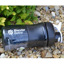 Шейкер спортивний (пляшка) BlenderBottle SportMixer Flip 20oz/590ml Black/White Шейкер спортивний (пляшка) BlenderBottle SportMixer Flip 20oz/590ml Black/White
