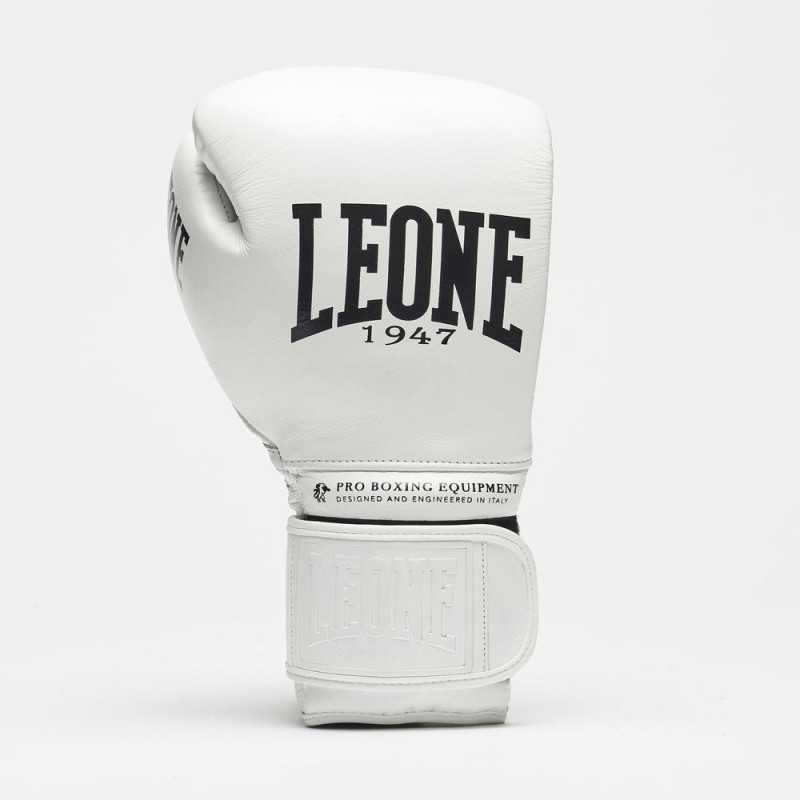 Боксерские перчатки Leone GN111 THE GREATEST White (бинты 4 м. в комплекте), 14 унций, 100% коровья кожа, Белый
