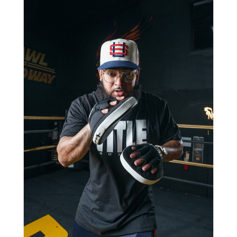 Лапи боксерські TITLE Boxing Gel Tech Punch Mitts 2.0 Black
