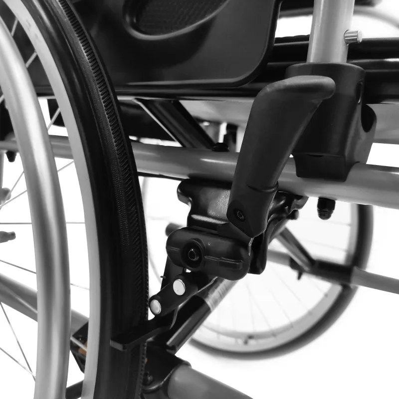 Низькоактивне крісло колісне Invacare Action 1R Розмір 3 (Action 1 R/48-2020)