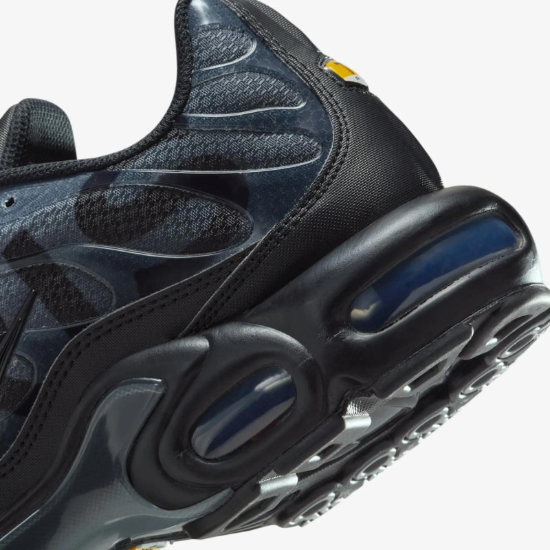 Кросівки чоловічі Nike Air Max Plus Prm (IB2253-001)
