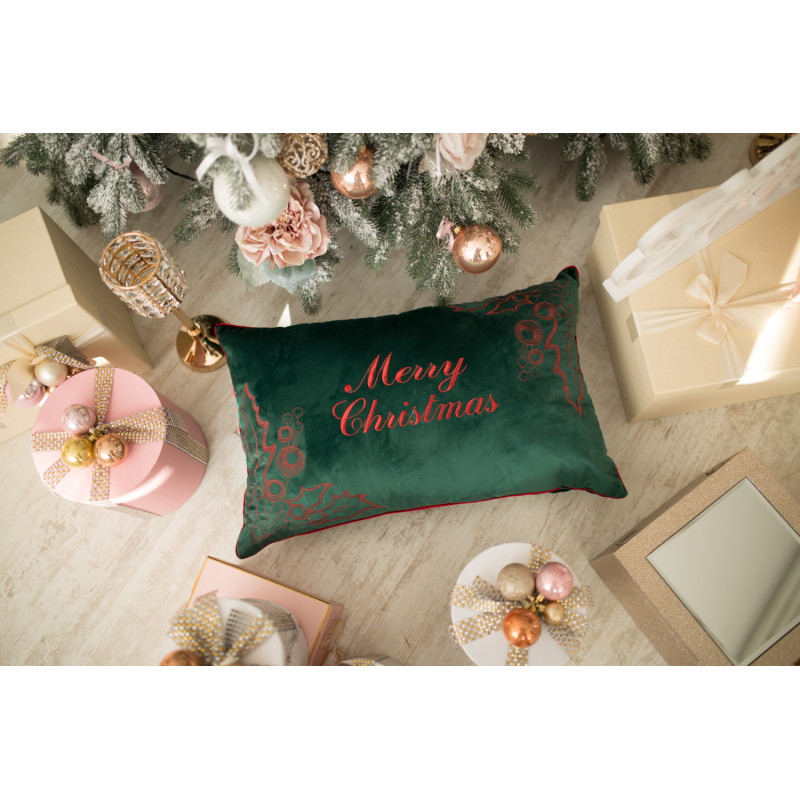 Наволочка новорічна оксамитова вишивана NOV01CH "Merry Christmas"