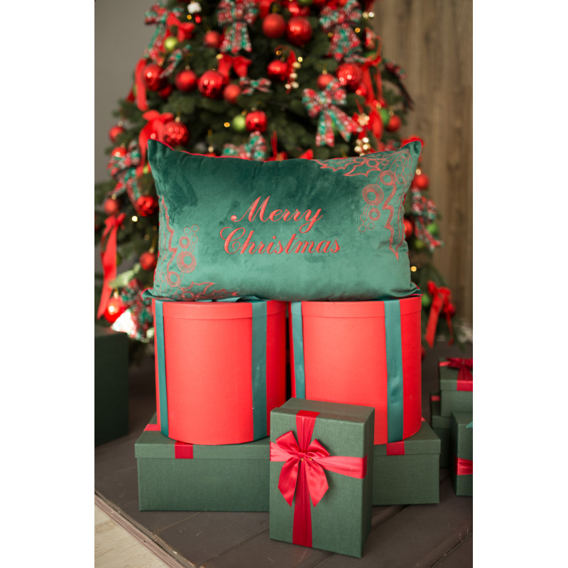 Наволочка новорічна оксамитова вишивана NOV01CH "Merry Christmas"